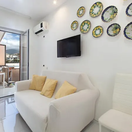 Les Chic Sorrento 3*